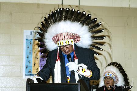 Councillor Ike Solway takes the oath of office