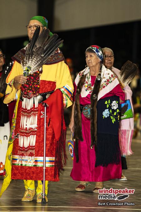 Tsuut'ina grand entry and intertribals 11